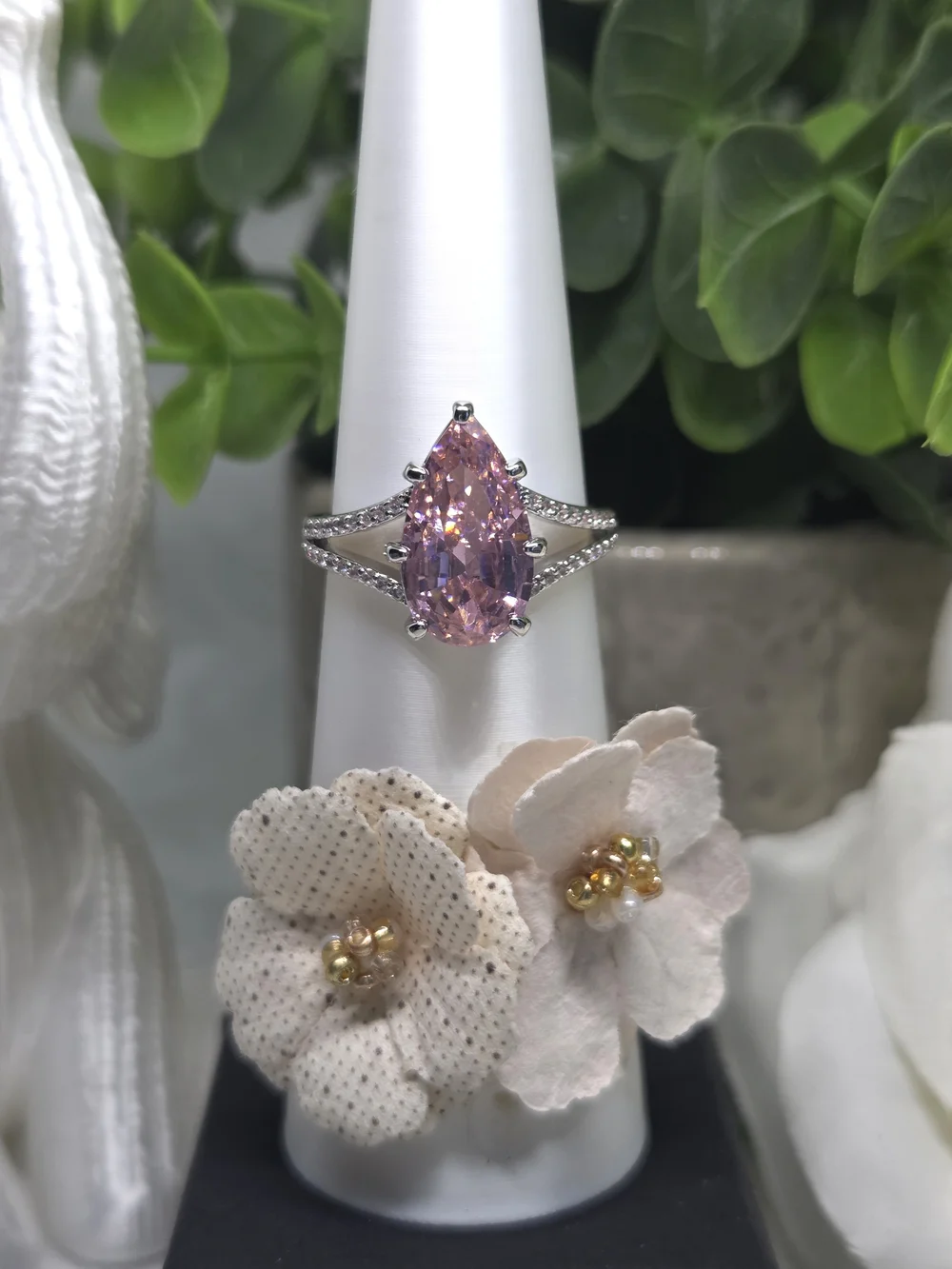BP Elegant Rose Quartz Halo On Rhodium Plating